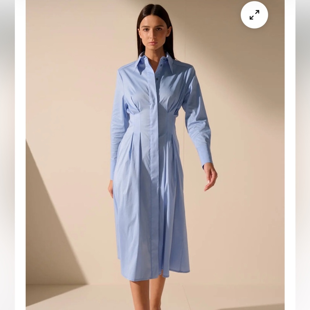 OSCAR THE COLLECTION
MUSE DRESS size 6 USA. Baby blue expensive dress